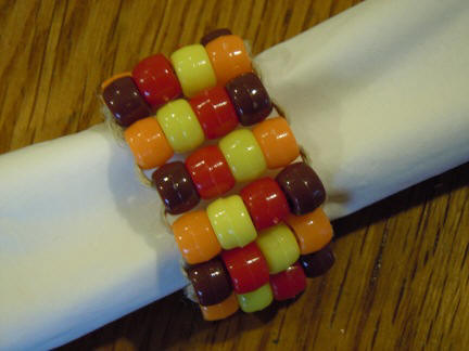 How to make a napkin ring from pony beads